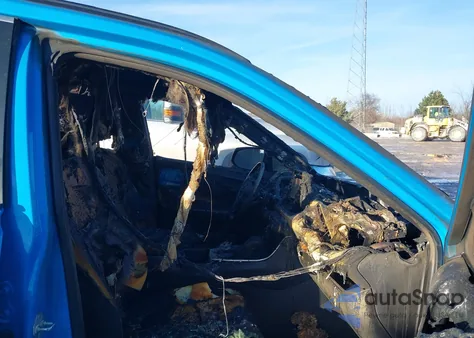 2021 Toyota Rav4 Le z USA, uszkodzony, nr VIN JTMH1RFV6MD069670